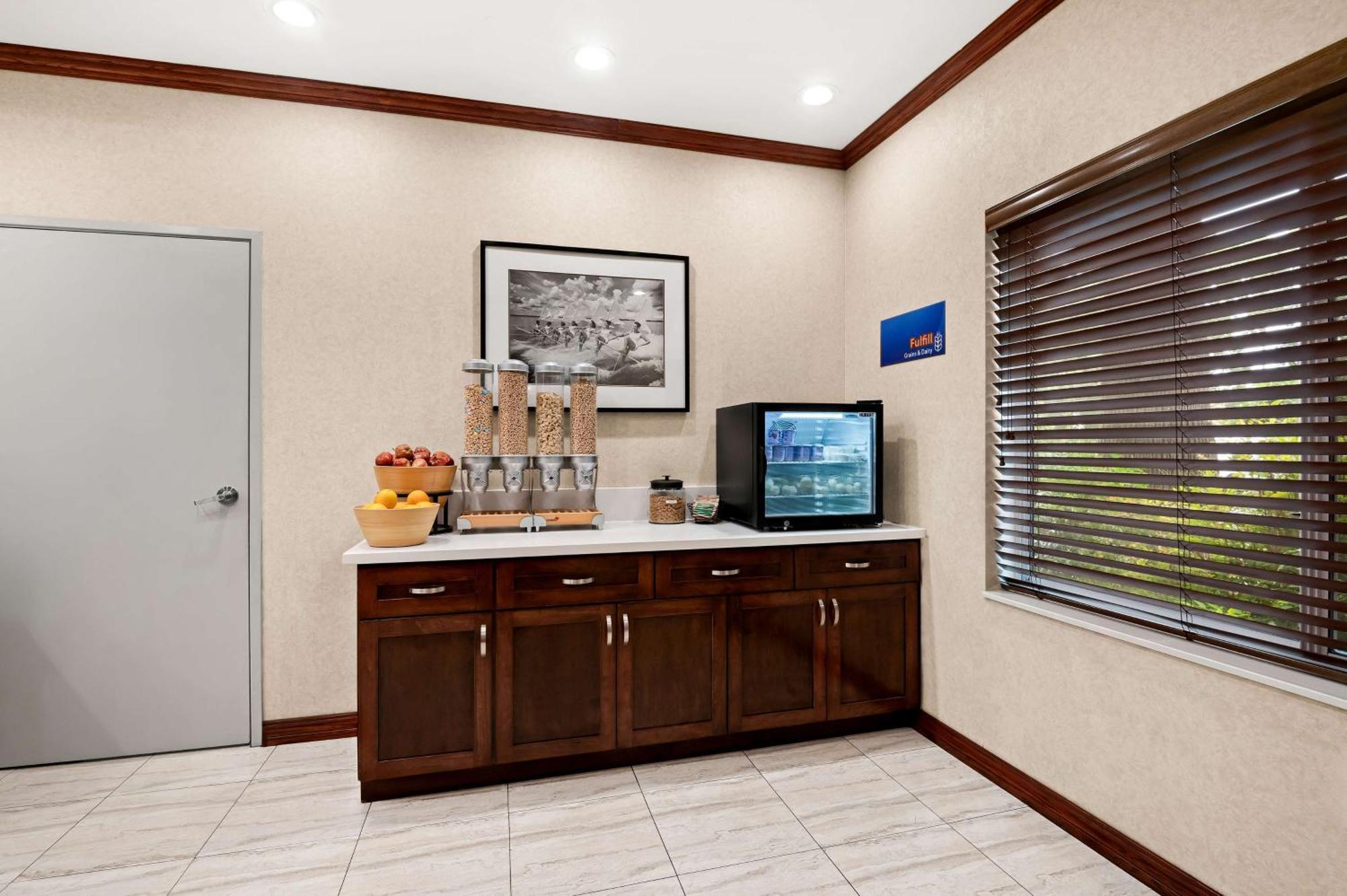 Best Western Ontario Mills Mall Εξωτερικό φωτογραφία